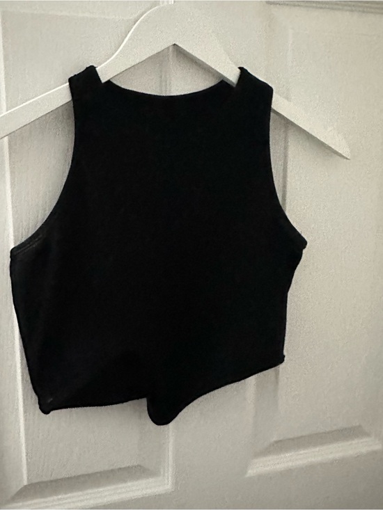 Tops - Black Cropped Top